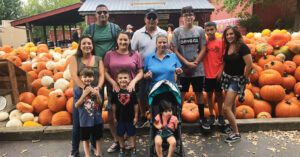 Jillian Velasquez y su familia